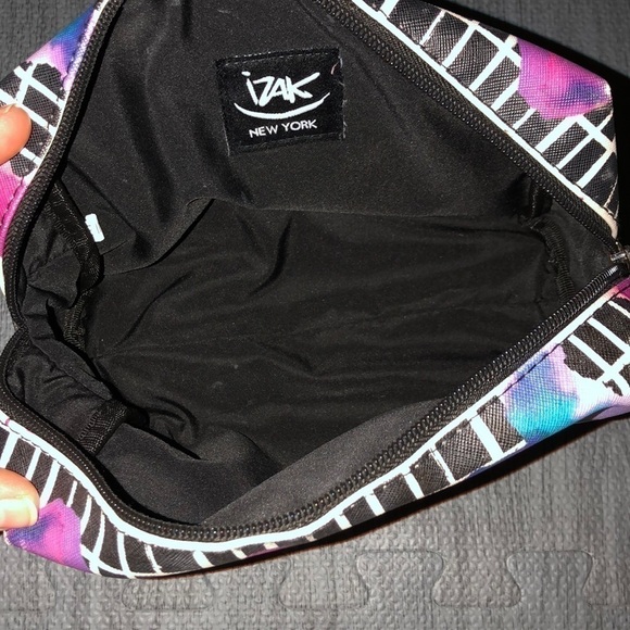 IZAK FLORAL MAKEUP BAG - Picture 2 of 3